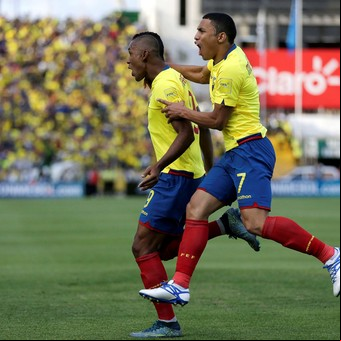 El asombroso Ecuador superó a Uruguay y es más líder