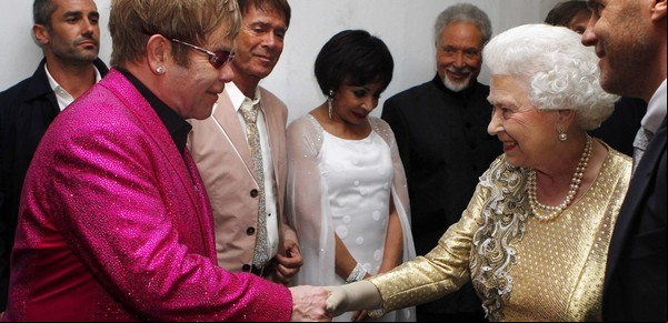 Murió la Reina Isabel II: de Elton John a Mick Jagger, los primeros mensajes de despedida de celebridades mundiales
