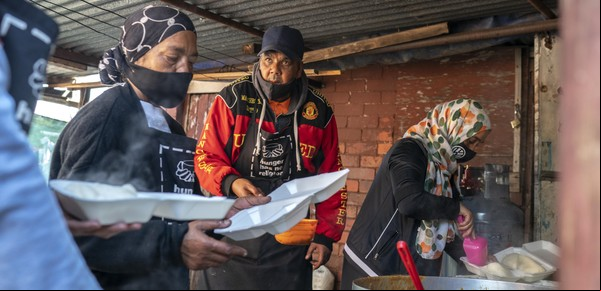 En Sudáfrica, la lucha contra el coronavirus está empañada por la corrupción