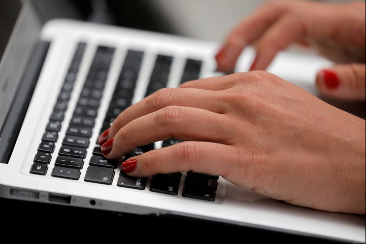 Las capacitaciones del programa Fomentar Empleo pueden hacerse de manera online. Foto: Reuters
