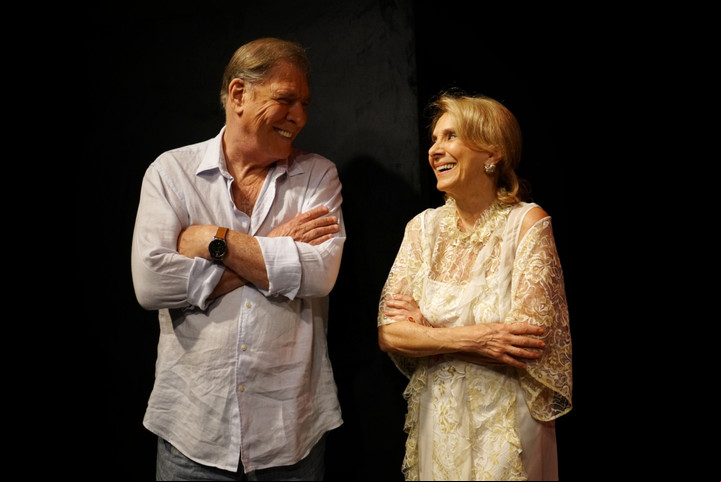 Arturo y Selva cuando hicieron en teatro "Cartas de amor", en 2021.