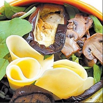Ensalada de berenjena y hongos