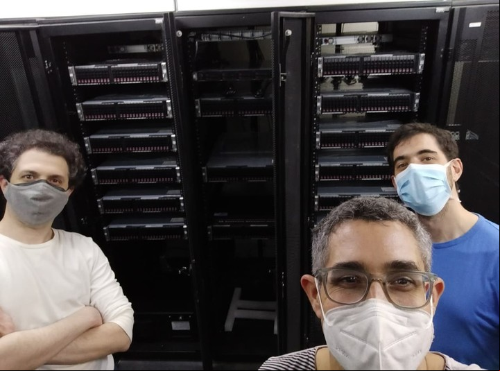 Carlos Bederián, Marcos Mazzini, Darío Graña, de Conicet: los armadores de Serafin. Foto Marcos Mazzini