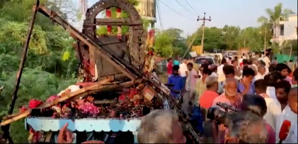 India: al menos 11 muertos y 15 heridos tras electrocutarse durante una procesión
