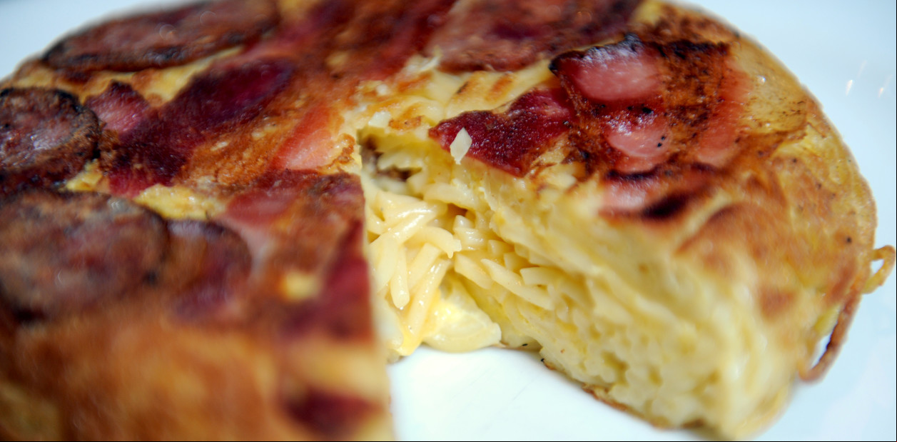Receta de Tortilla de fideos y panceta