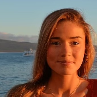 Murió de anorexia a los 23 años y sus padres dan un poderoso mensaje: "La enfermedad robó su personalidad y luego su vida"
