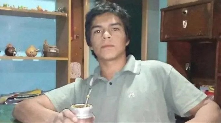 José Crettón, de 18 años, vivía en El Maitén junto a su pareja, 20 años mayor. El ex marido de la mujer había amenazado con matarlos.