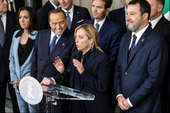 Giorgia Melon acompañada por Silvio Berlusconi.
Foto: Alessia Pierdomenico/Bloomberg