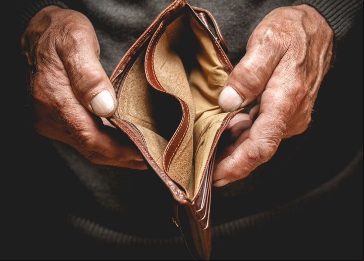 Con los bajos ingresos que reciben los jubilados, las cuentas nunca cierran. Foto: Shutterstock.