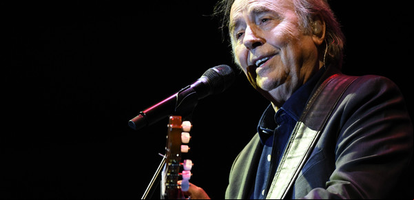 En una noche de grandes emociones, Serrat comenzó a despedirse del público argentino en Rosario