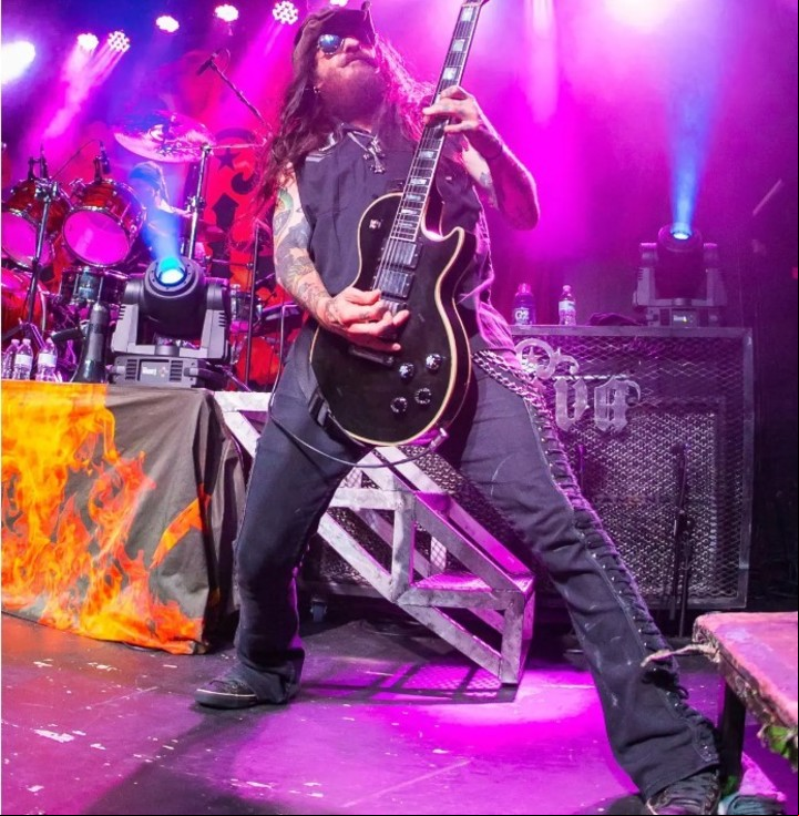 Wayne Swinny fundó Saliva junto a Josey Scott en 1996. Falleció el martes a los 59 años. La banda se hizo famosa por sus canciones en la saga de "Rápido y furioso".