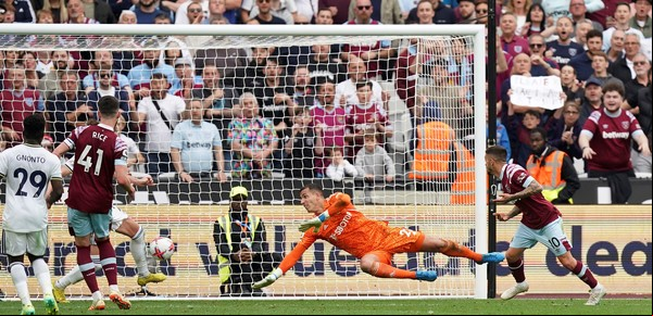 Premier League: asistencia de Mac Allister para Klopp y gol de Lanzini para casi condenar al Leeds, 15 meses post Marcelo Bielsa