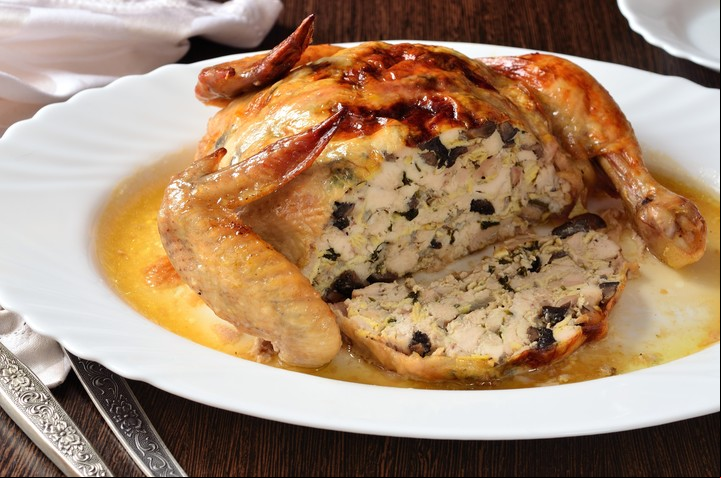 Pollo al horno relleno