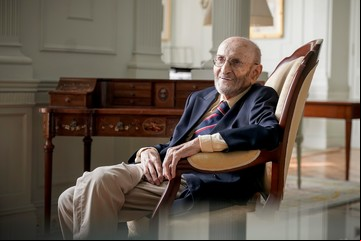 El escritor español Álvaro Pombo ganó el Premio Cervantes 2024