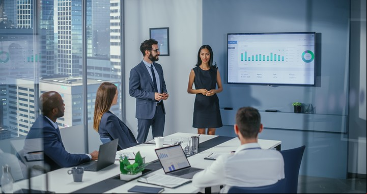 Después de los 50, muchas personas se animan a encarar una etapa laboral distinta. Foto: Shutterstock.