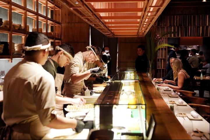 La barra de sushi de Osaka.