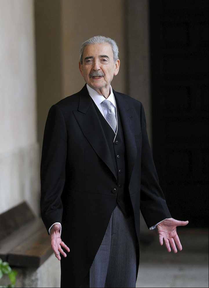 Fotografía de archivo (23/04/2008) del poeta argentino residente en México Juan Gelman, tomada a su llegada al Paraninfo de la Universidad de Alcalá de Henares (Madrid), donde recibió el premio Cervantes. EFE/Fernando Villar