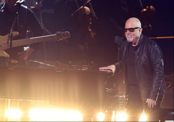 Billy Joel en vivo durante la entrega de los premios Grammy de 2024 en Los Angeles. Foto: AFP