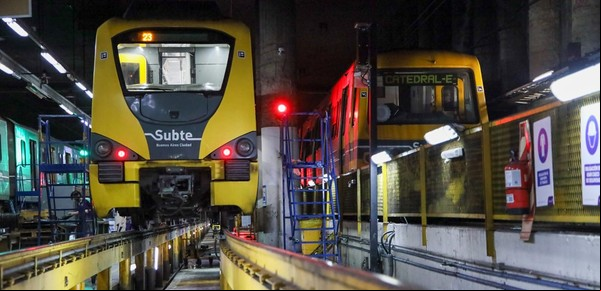 Una mujer sufrió la amputación de una pierna tras quedar atrapada con la puerta del subte