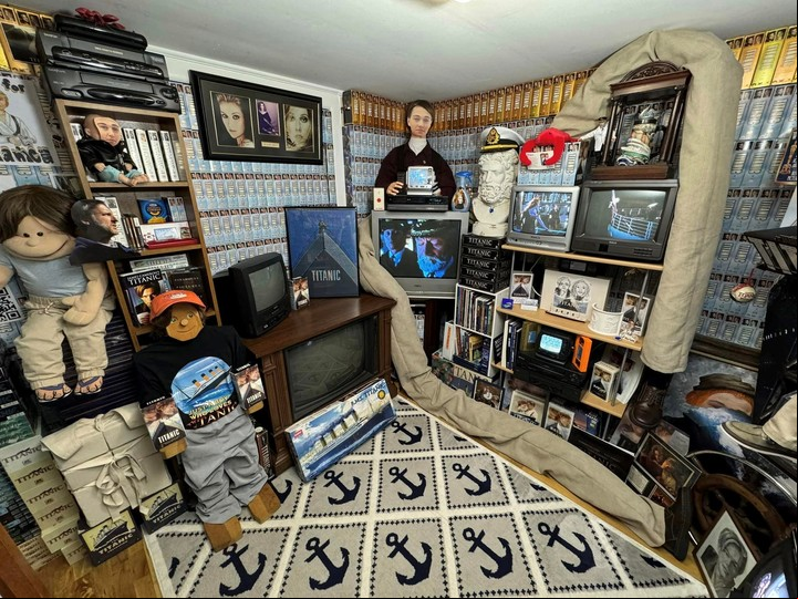 Los televisores en el cuarto del Titanic. Foto: JD