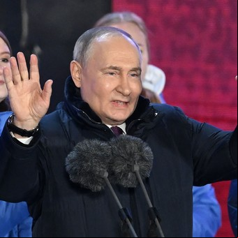 Tras su re reelección, Vladimir Putin se mostró en la Plaza Roja para celebrar los 10 años de la anexión de Crimea