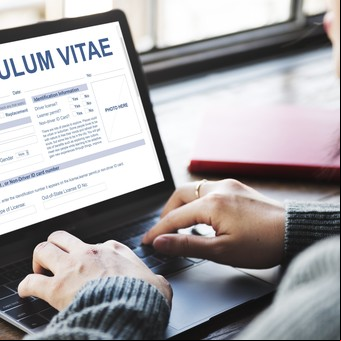 Cómo hacer que tu CV sea elegido por las empresas: qué son los filtros ATS y cómo superarlos