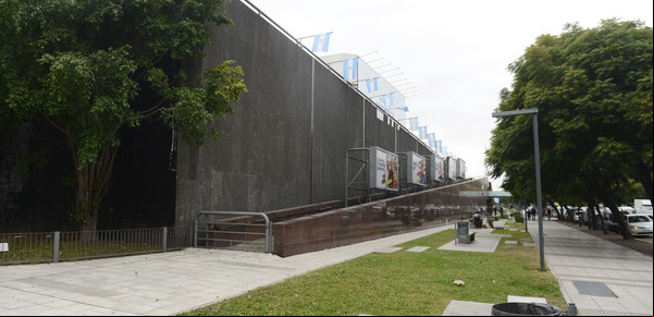 El edificio que se construyó en 18 meses y se inauguró para el Mundial 78: ¿es posible vender la TV Pública?