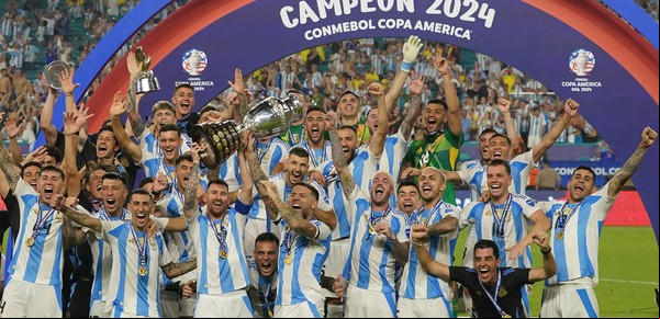 La Selección Argentina gana todo y al mismo tiempo se renueva: cómo será el futuro sin Di María y un Messi reversionado