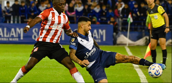 Vélez llega dulce, pero sin su DT y va por la revancha ante Estudiantes en la final del Trofeo de Campeones en Santiago del Estero