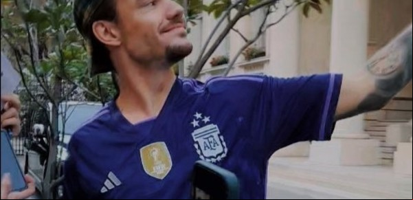 Revelan un nuevo video de Liam Payne con uno de los empleados del hotel acusado de darle droga