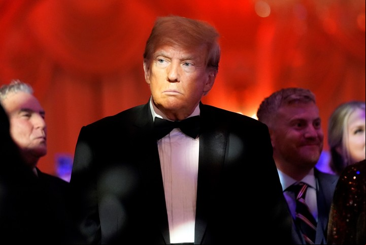 Donald Trump durante una gala en el Instituto America First Policy Institute en Mar-a-Lago, Palm Beach, Fla.
Foto: AP /Alex Brandon.