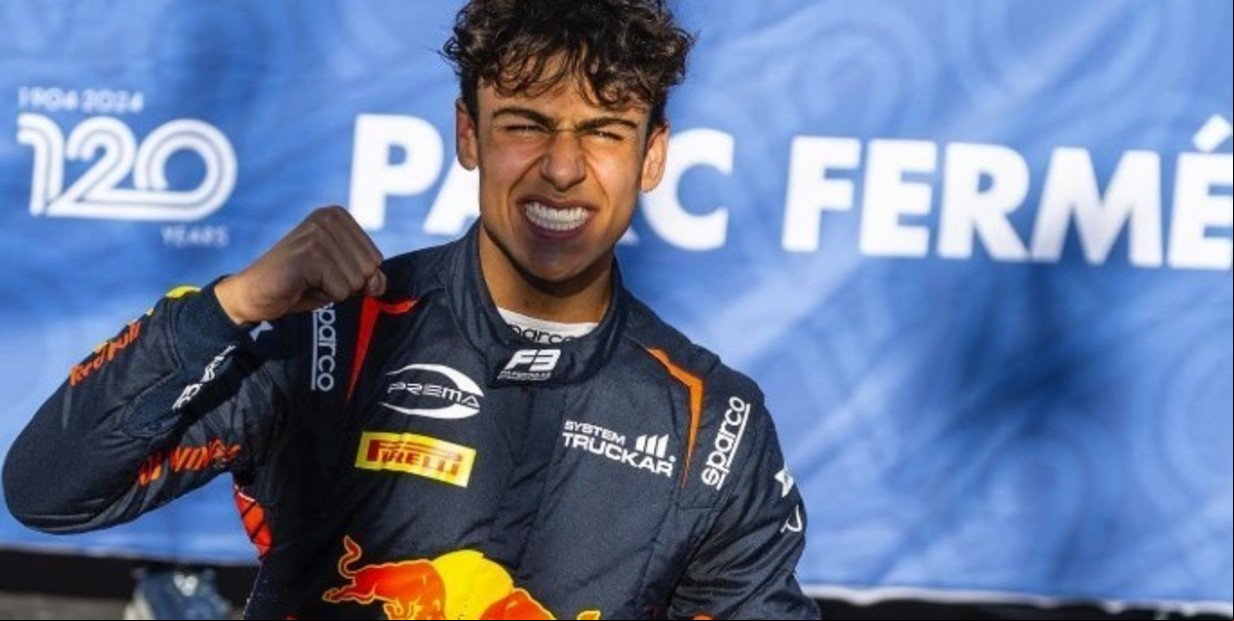 Arvid Lindblad, la joyita de 17 años que Red Bull proyecta como sucesor de Verstappen: "Adelantó a 14 pilotos en una vuelta"