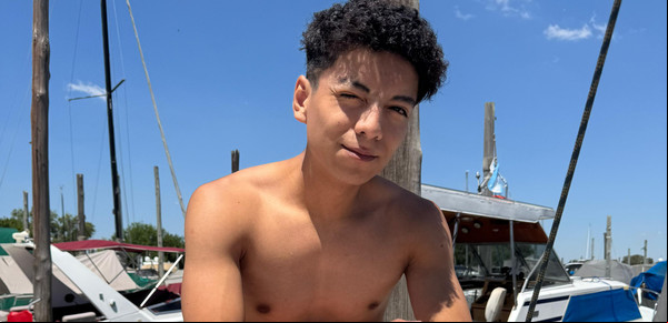 Buscan a un joven que salió a navegar con un amigo y su novia, se tiró al río en Olivos y no aparece