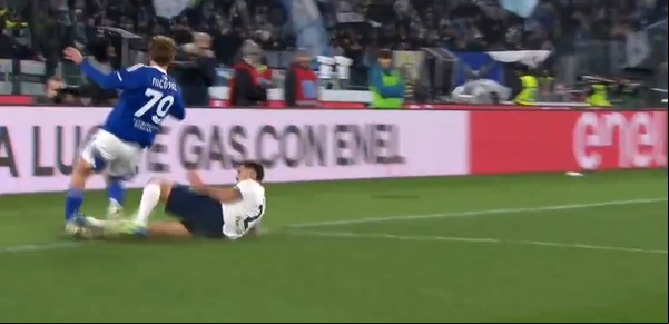 A Nico Paz lo sacaron de la cancha de un brutal patadón: el grito estremecedor del europibe de la Scaloneta