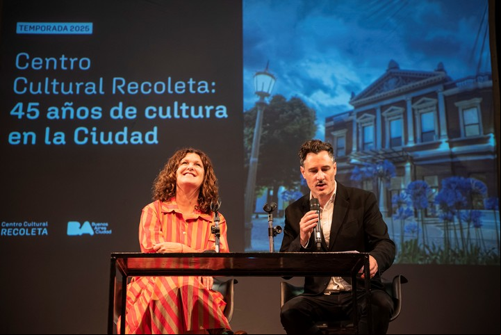 La ministra de Cultura porteña Gabriela Ricardes y Maximiliano Tomas director del CCR. Foto: gentileza.