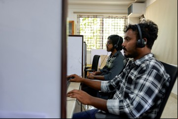Builder.AI, la startup que estafó a Microsoft: fingía ser IA, pero eran 700 programadores indios