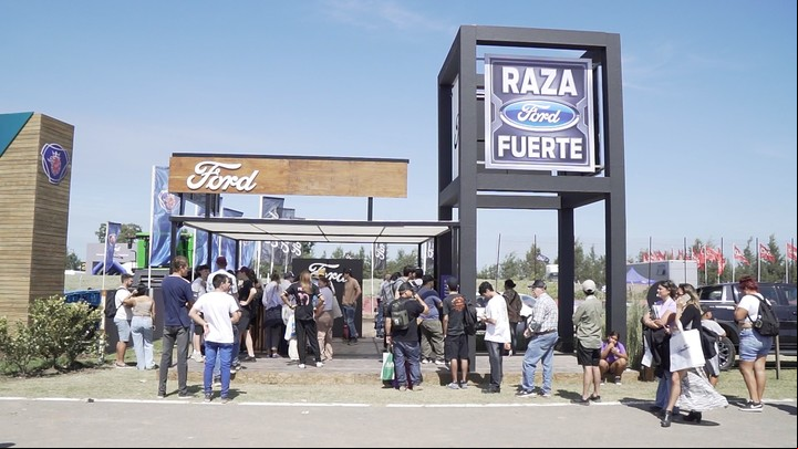 El sector de la Raza Fuerte, muy visitado en el mega stand de Ford.