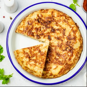 Tortilla de papa y chorizo colorado