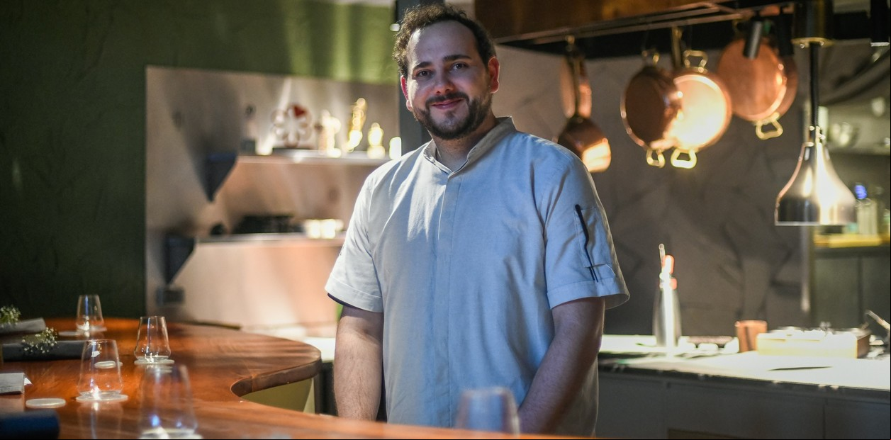 Tiene 27 años y uno de los restaurantes top de Buenos Aires: “Si gastás $ 200 mil por un recital podés pagar eso por ver a 25 personas cocinandote”