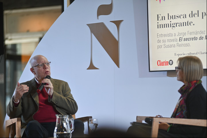 Jorge Fernandez Diaz fue entrevistado por Susana Reinoso en el espacio cultural Clarín / Ñ. Foto: Federico Lopez Claro.