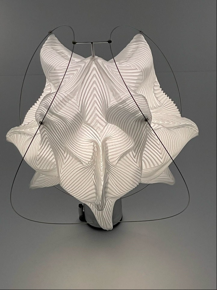 Issey Miyake y Atelier Oï presentaron luminarias