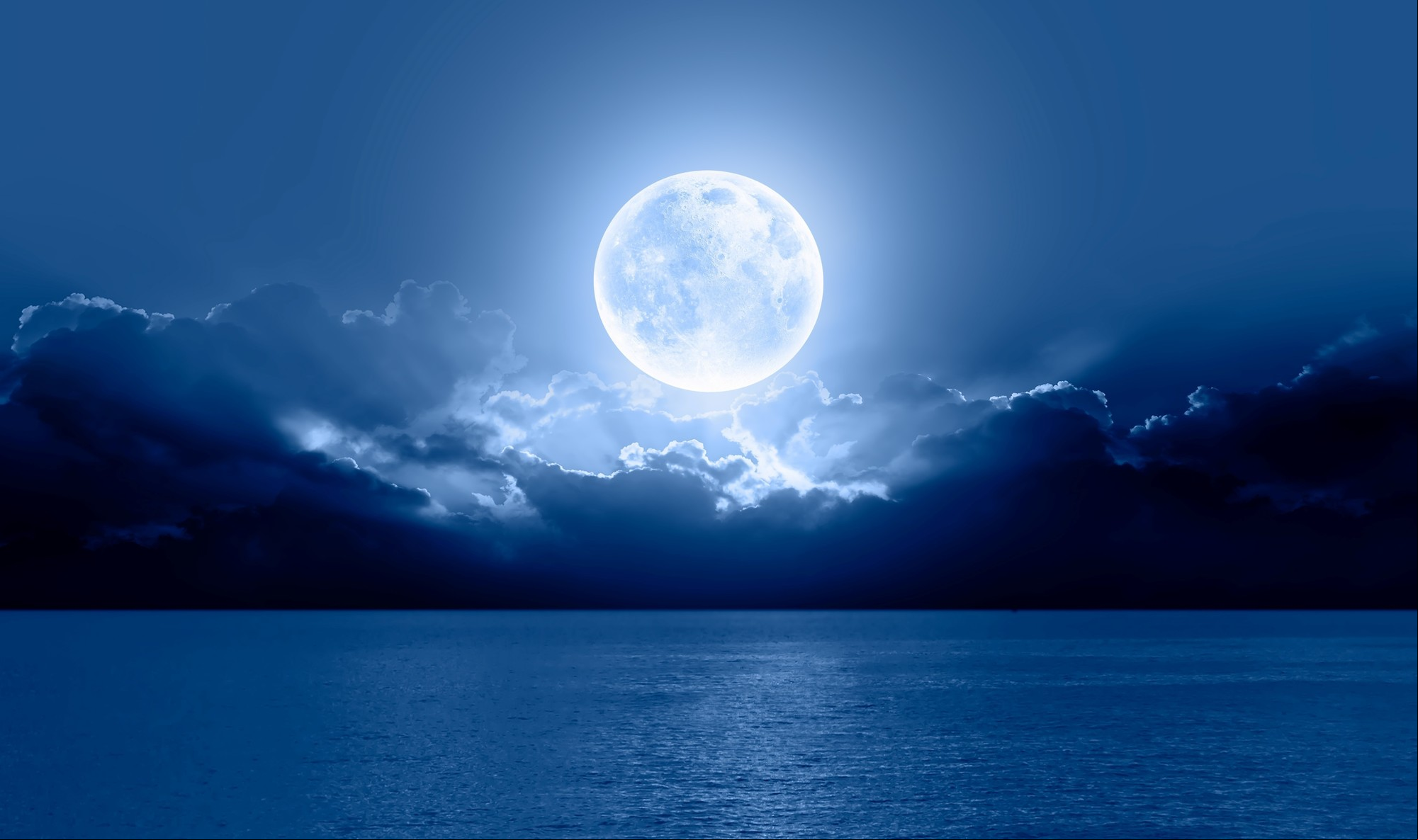Luna llena del 12 de mayo de 2025 en Escorpio: significados astrológicos y espirituales para cada signo del zodiaco 