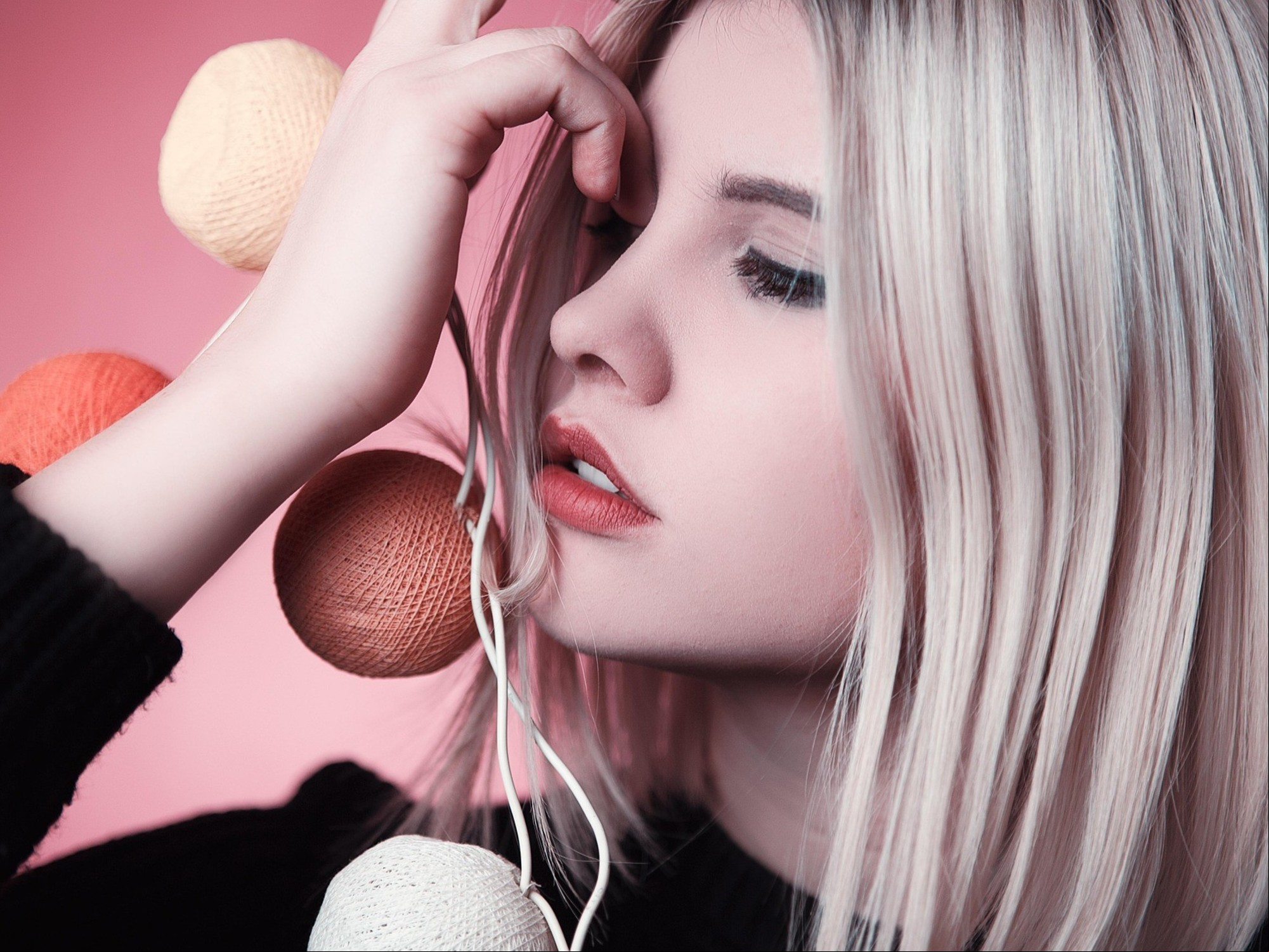 Masaje para estimular el crecimiento del cabello. Foto: Pixabay