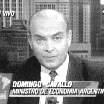 Un país caro en dólares, que pretende usar los dólares del colchón y critica a la prensa y economistas: Argentina 1995