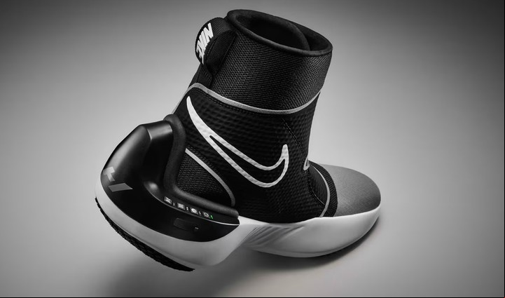 Nike x Hyperice Hyperboot. El modelo incluye botones para maximizar el confort. US$ 900.