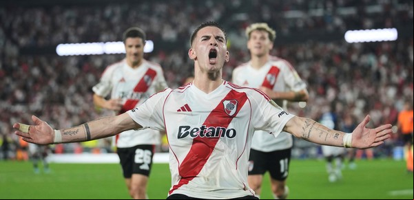 Guerra de gigantes por Franco Mastantuono: el Real Madrid está en Buenos Aires para robarle la joya de River al PSG