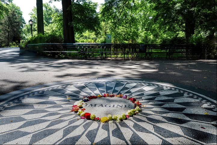 "Imagine" es un homenaje a John Lennon en el Central Park. Foto Shutterstock
