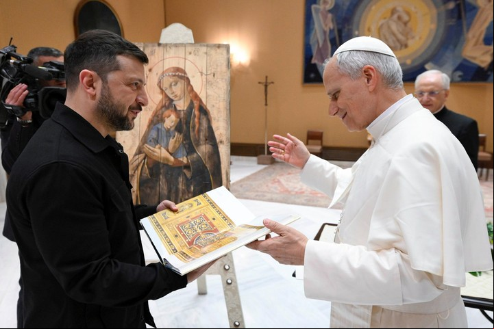 El Papa León XIV recibió al presidente de Ucrania, Volodimir Zelenski, el domingo 18 de mayo en el Vaticano. Foto: EFE