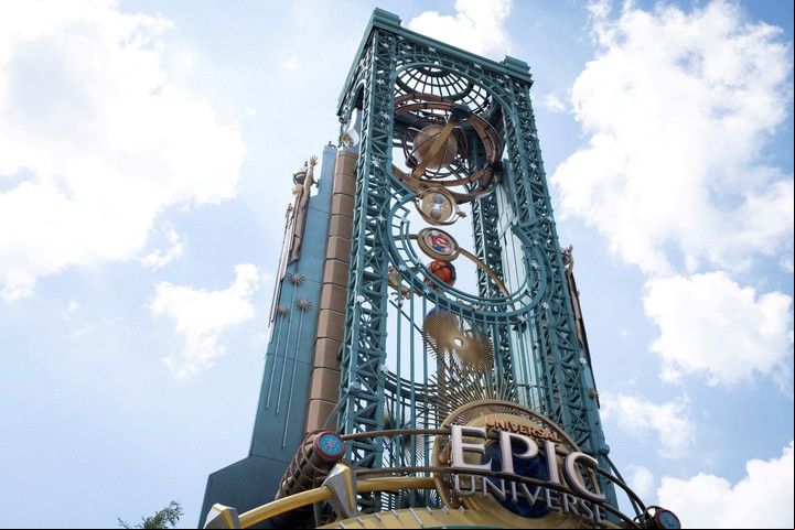 La entrada del flamante parque Universal Epic Universe en Orlando, Florida. Foto REUTERS/Marco Bello