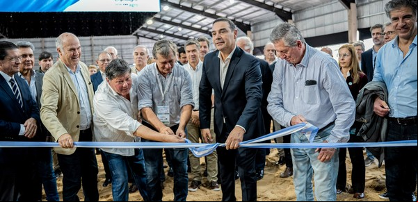 Con el tradicional corte de cintas, se inauguraron las Nacionales en Corrientes
